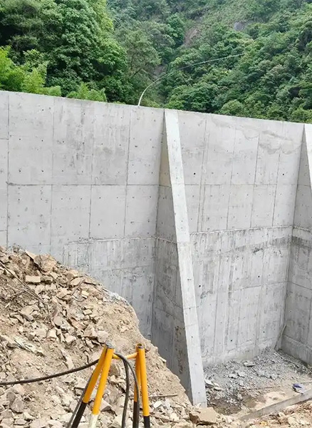 聊城阳谷县重力式挡土墙